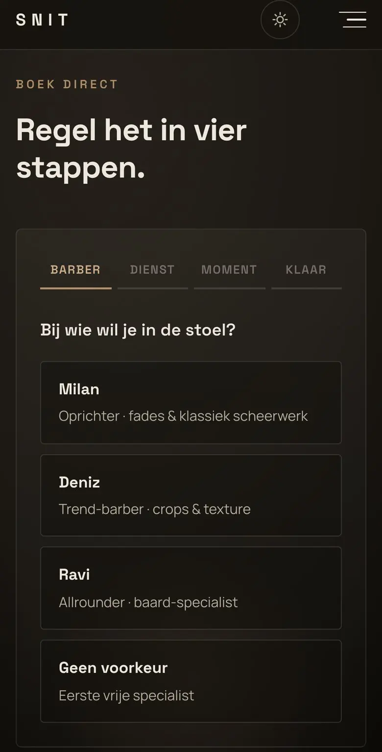 Het boekscherm van SNIT op een telefoon, stap 1: kies een van de drie barbers, of geen voorkeur