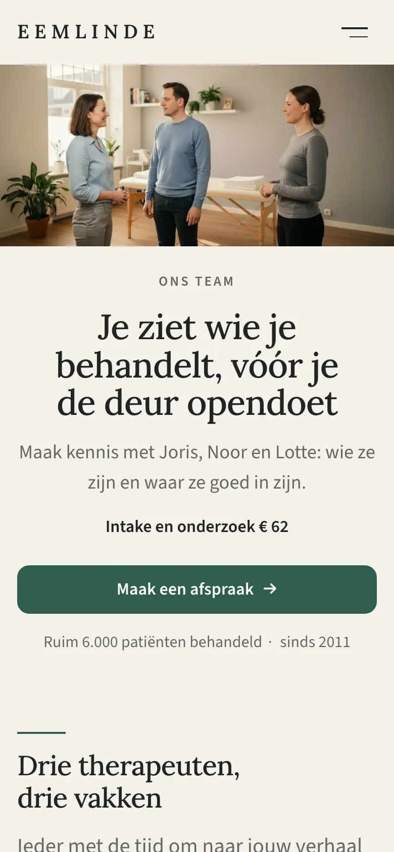 De pagina Ons team: een foto van drie therapeuten in een praktijkkamer, daaronder de kop «Je ziet wie je behandelt, vóór je de deur opendoet» en de knop Maak een afspraak.